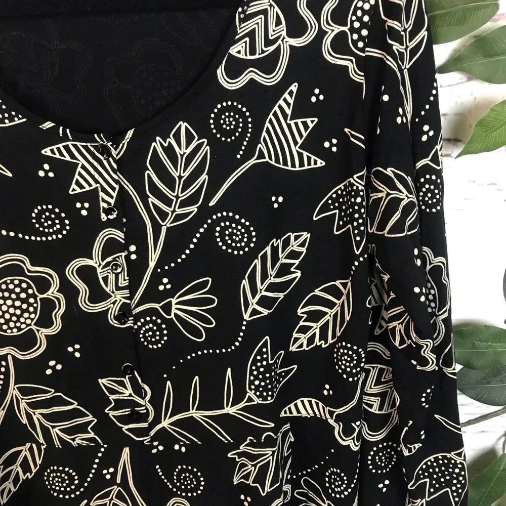 Gudrun Sjoden Size Medium Black Floral Print Asymmetrical Hem Half Sleeve Dress - Picture 3 of 5